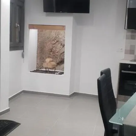 Milona's House In Chora *